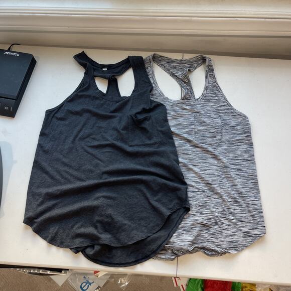 Lululemon Sz 12 Yogi Everyday Tank Racer Back Top Front Pocket Gray LOT OF 2 - Picture 1 of 15